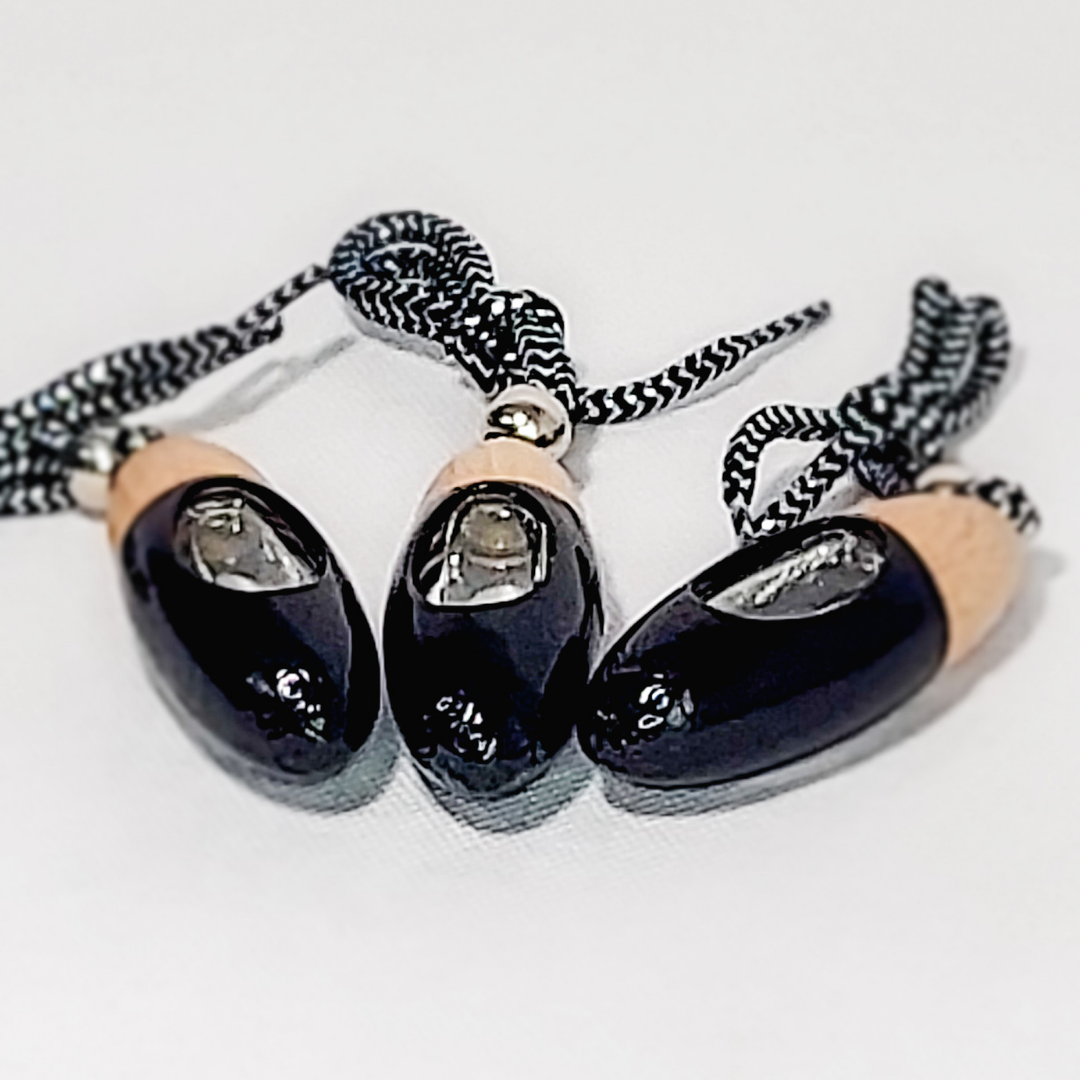 Easy-to-use car diffuser with wooden lid